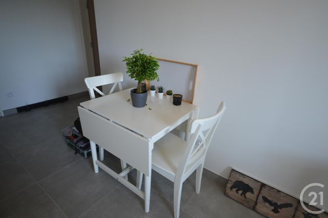 Appartement F1 à louer - 1 pièce - 20.4 m2 - ORLEANS - 45 - CENTRE - Century 21 Premium Appartement F1 à louer - 1 pièce - 20.4 m2 - ORLEANS - 45 - CENTRE - Century 21 Premium