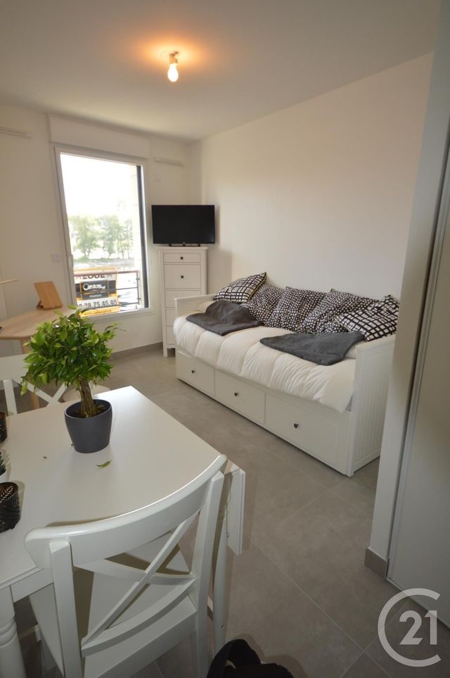 Appartement F1 à louer - 1 pièce - 20.4 m2 - ORLEANS - 45 - CENTRE - Century 21 Premium Appartement F1 à louer - 1 pièce - 20.4 m2 - ORLEANS - 45 - CENTRE - Century 21 Premium