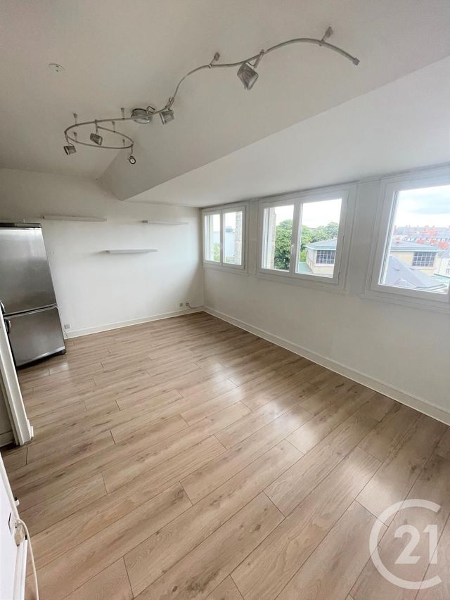 Appartement Duplex à louer - 2 pièces - 39.6 m2 - ORLEANS - 45 - CENTRE - Century 21 Premium Appartement Duplex à louer - 2 pièces - 39.6 m2 - ORLEANS - 45 - CENTRE - Century 21 Premium