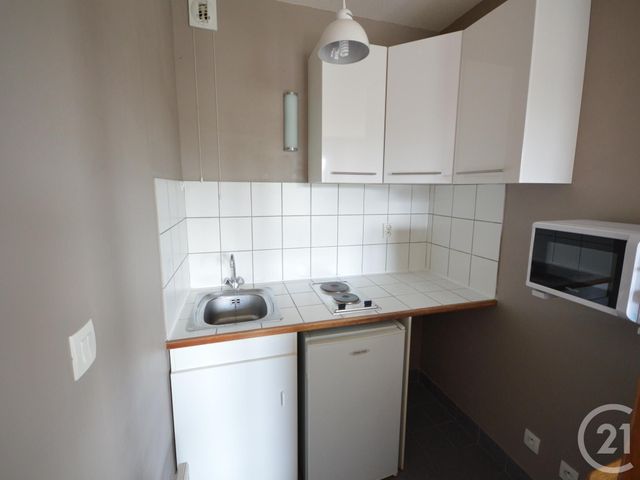 Appartement F1 à louer - 1 pièce - 24.06 m2 - ORLEANS - 45 - CENTRE - Century 21 Premium Appartement F1 à louer - 1 pièce - 24.06 m2 - ORLEANS - 45 - CENTRE - Century 21 Premium