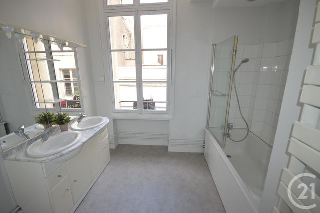 Appartement F3 à louer - 3 pièces - 78.0 m2 - ORLEANS - 45 - CENTRE - Century 21 Premium Appartement F3 à louer - 3 pièces - 78.0 m2 - ORLEANS - 45 - CENTRE - Century 21 Premium