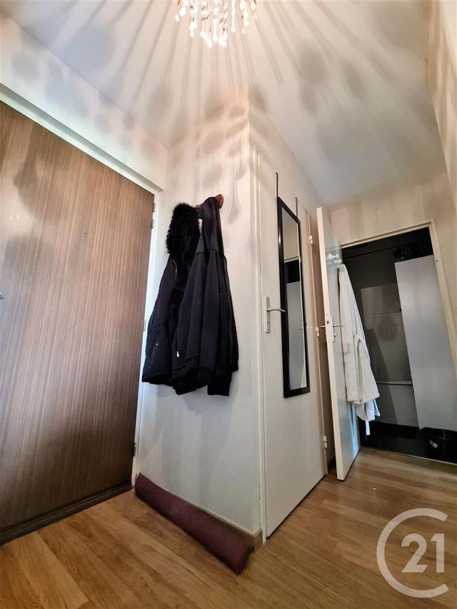 Afficher la photo en grand Appartement F2 à vendre - 2 pièces - 47.48 m2 - ORLEANS - 45 - CENTRE - Century 21 Premium