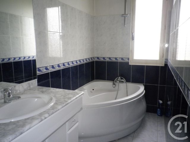 Afficher la photo en grand Appartement F3 à louer - 3 pièces - 71.0 m2 - ORLEANS - 45 - CENTRE - Century 21 Premium