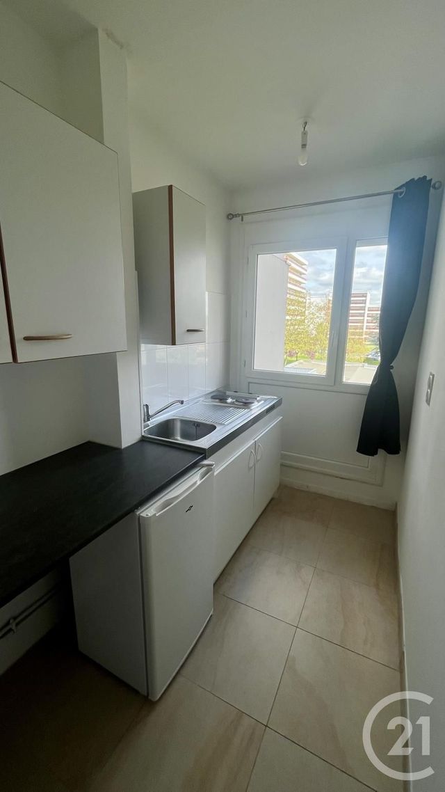 Appartement F1 à louer - 1 pièce - 23.08 m2 - ST JEAN DE BRAYE - 45 - CENTRE - Century 21 Premium