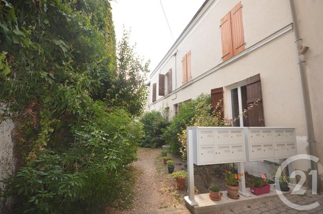 Appartement F2 à vendre - 2 pièces - 46.12 m2 - ORLEANS - 45 - CENTRE - Century 21 Premium