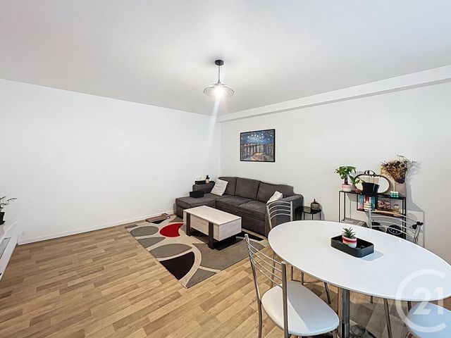 Appartement T2 à vendre - 2 pièces - 56.72 m2 - ORLEANS - 45 - CENTRE - Century 21 Premium