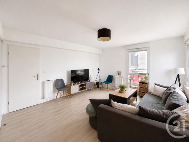 Appartement à vendre - 3 pièces - 61.05 m2 - ST JEAN DE BRAYE - 45 - CENTRE - Century 21 Premium