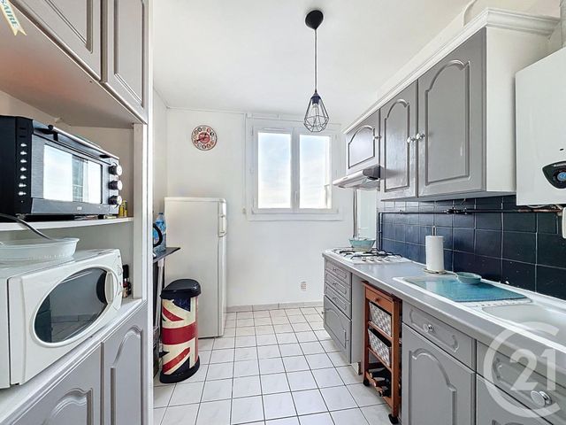 Appartement T3 à vendre - 3 pièces - 65.9 m2 - ST JEAN DE LA RUELLE - 45 - CENTRE - Century 21 Premium