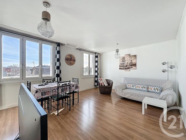 Appartement T3 à vendre - 3 pièces - 65.9 m2 - ST JEAN DE LA RUELLE - 45 - CENTRE - Century 21 Premium