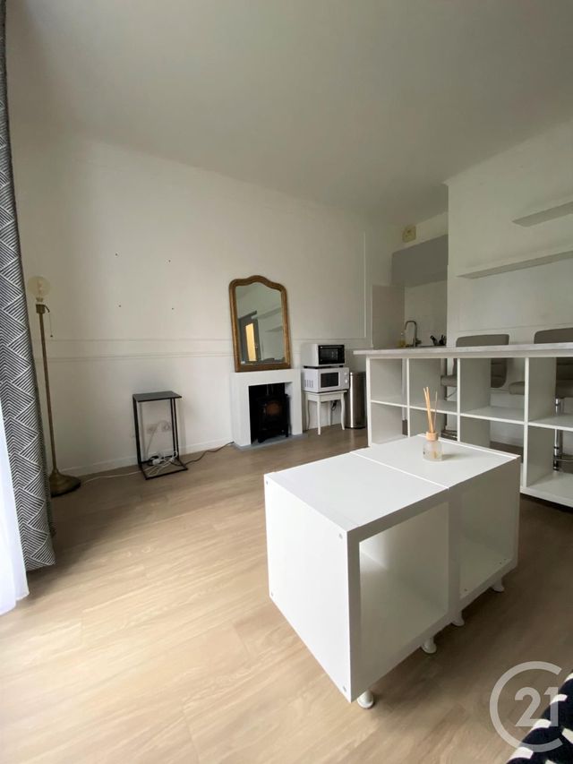 Appartement F1 à louer - 1 pièce - 21.2 m2 - FLEURY LES AUBRAIS - 45 - CENTRE - Century 21 Premium