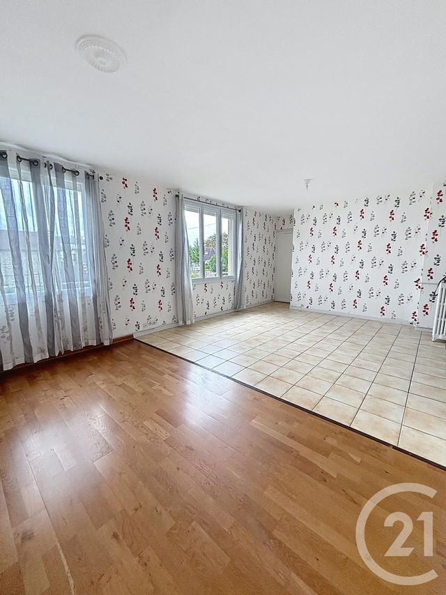 Appartement F4 à louer - 4 pièces - 66.63 m2 - ST JEAN DE LA RUELLE - 45 - CENTRE - Century 21 Premium