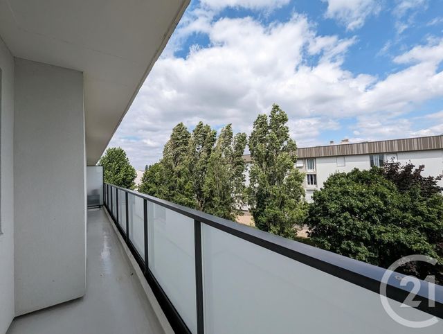 Appartement F4 à vendre - 4 pièces - 77.9 m2 - ST JEAN DE LA RUELLE - 45 - CENTRE - Century 21 Premium
