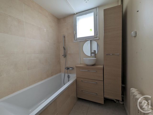 Appartement F4 à vendre - 4 pièces - 77.9 m2 - ST JEAN DE LA RUELLE - 45 - CENTRE - Century 21 Premium