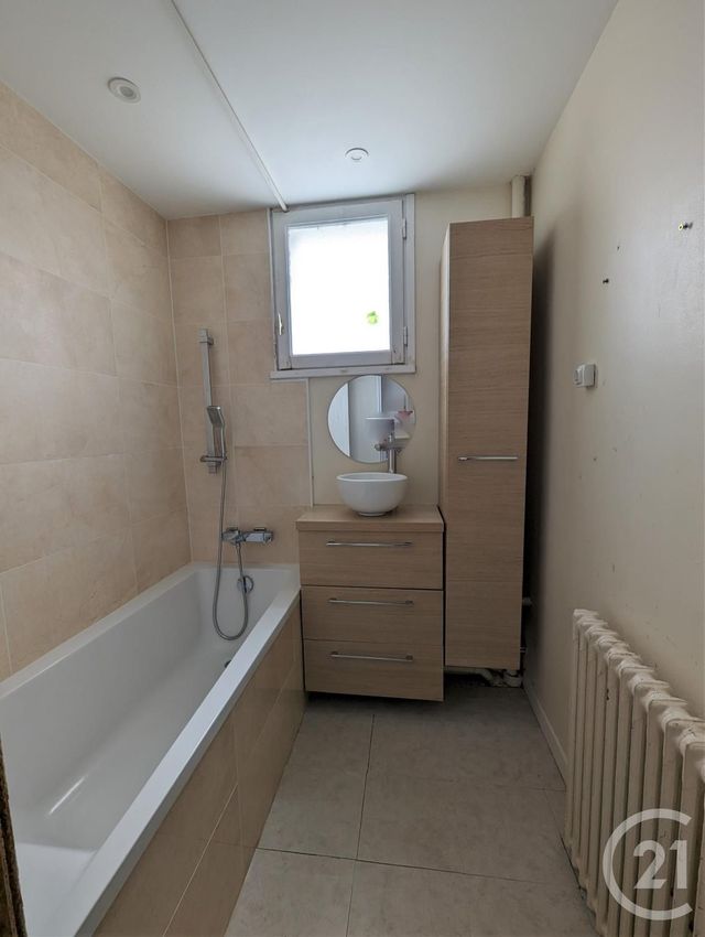 Appartement F4 à vendre - 4 pièces - 77.9 m2 - ST JEAN DE LA RUELLE - 45 - CENTRE - Century 21 Premium