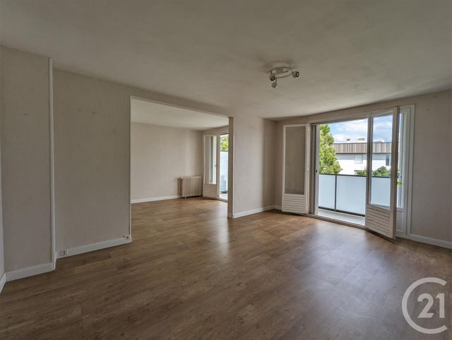 Appartement F4 à vendre - 4 pièces - 77.9 m2 - ST JEAN DE LA RUELLE - 45 - CENTRE - Century 21 Premium