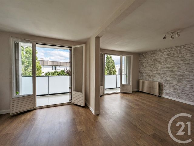 Appartement F4 à vendre - 4 pièces - 77.9 m2 - ST JEAN DE LA RUELLE - 45 - CENTRE - Century 21 Premium