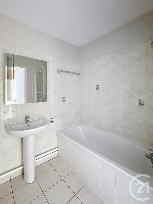 Appartement F2 à vendre - 2 pièces - 45.6 m2 - LA CHAPELLE ST MESMIN - 45 - CENTRE - Century 21 Premium