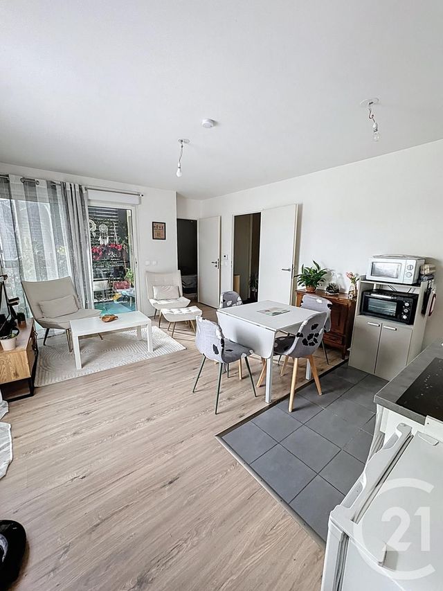 Afficher la photo en grand Appartement F2 à vendre - 2 pièces - 45.47 m2 - ORLEANS - 45 - CENTRE - Century 21 Premium