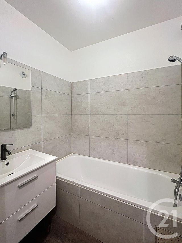 Appartement T2 à vendre - 2 pièces - 49.58 m2 - ORLEANS - 45 - CENTRE - Century 21 Premium