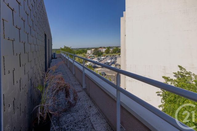 Appartement F3 à louer - 3 pièces - 67.74 m2 - ORLEANS - 45 - CENTRE - Century 21 Premium