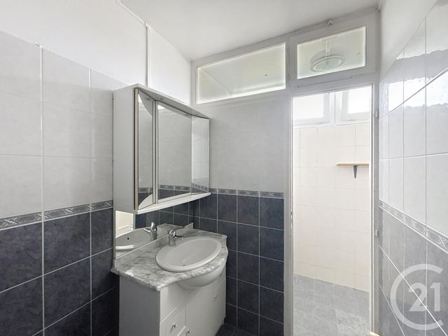 Appartement F3 à louer - 3 pièces - 57.1 m2 - ST JEAN DE LA RUELLE - 45 - CENTRE - Century 21 Premium