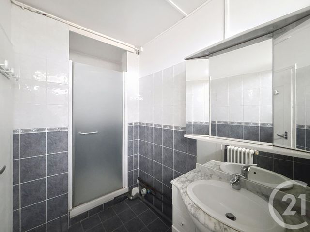 Appartement F3 à louer - 3 pièces - 57.1 m2 - ST JEAN DE LA RUELLE - 45 - CENTRE - Century 21 Premium