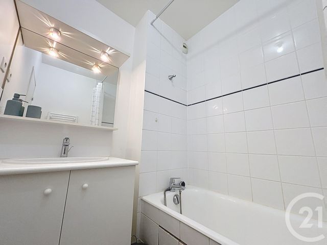 Appartement F2 à louer - 2 pièces - 42.99 m2 - ORLEANS - 45 - CENTRE - Century 21 Premium