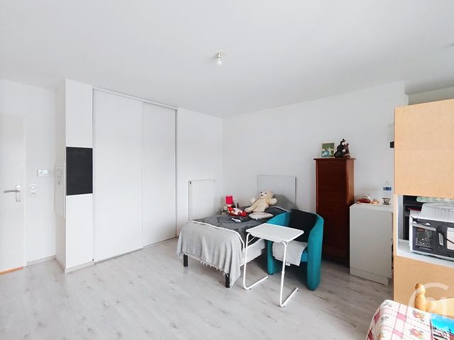 Appartement F1 à vendre - 1 pièce - 30.27 m2 - LA CHAPELLE ST MESMIN - 45 - CENTRE - Century 21 Premium