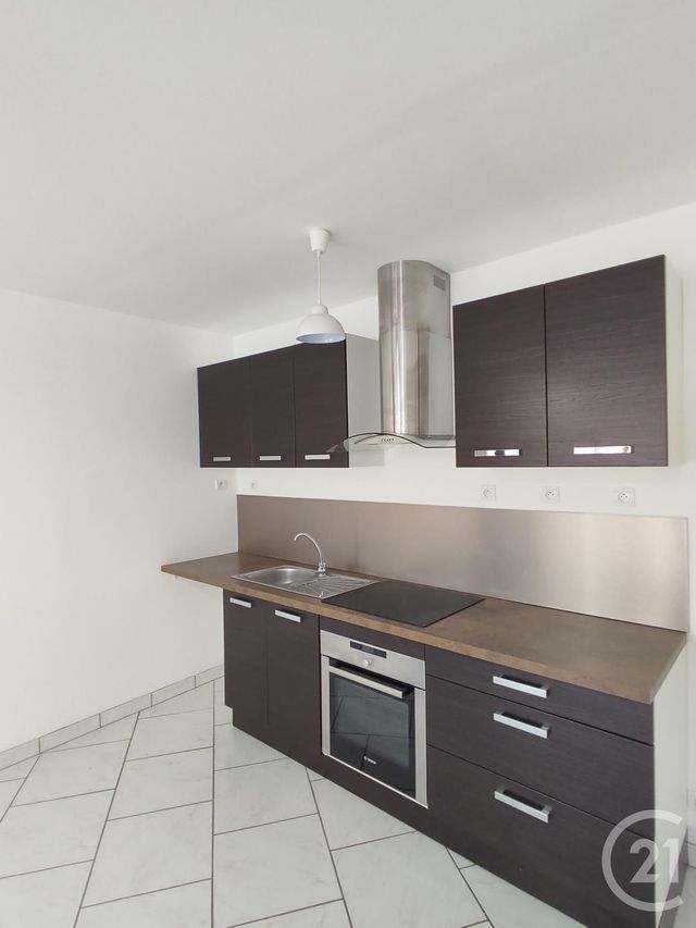 maison à louer - 4 pièces - 79.5 m2 - NEUVILLE AUX BOIS - 45 - CENTRE - Century 21 Premium