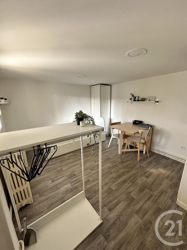 Appartement F1 à louer - 1 pièce - 15.03 m2 - ST PRYVE ST MESMIN - 45 - CENTRE - Century 21 Premium