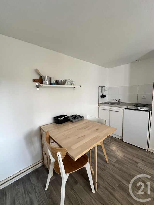 Appartement F1 à louer - 1 pièce - 15.03 m2 - ST PRYVE ST MESMIN - 45 - CENTRE - Century 21 Premium