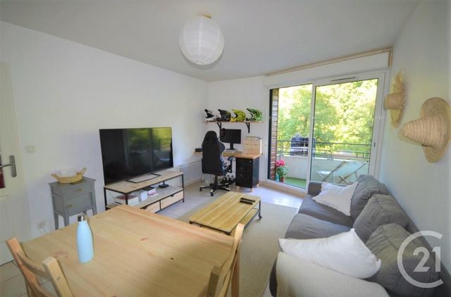 Appartement F2 à louer - 2 pièces - 42.69 m2 - ST JEAN DE BRAYE - 45 - CENTRE - Century 21 Premium