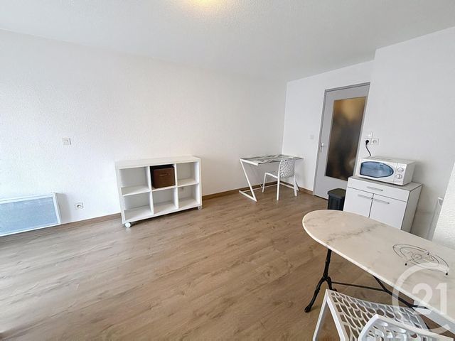 Appartement F1 à louer - 1 pièce - 24.0 m2 - OLIVET - 45 - CENTRE - Century 21 Premium