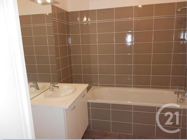 Appartement F3 à louer - 3 pièces - 60.1 m2 - ORLEANS - 45 - CENTRE - Century 21 Premium