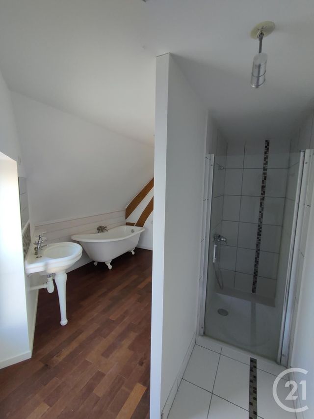 maison à louer - 4 pièces - 79.5 m2 - NEUVILLE AUX BOIS - 45 - CENTRE - Century 21 Premium