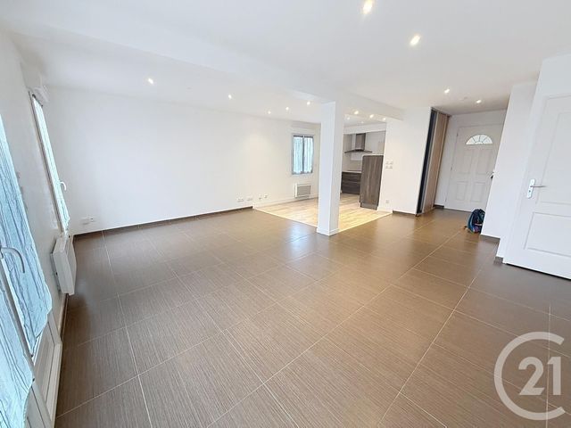 Maison à louer FLEURY LES AUBRAIS