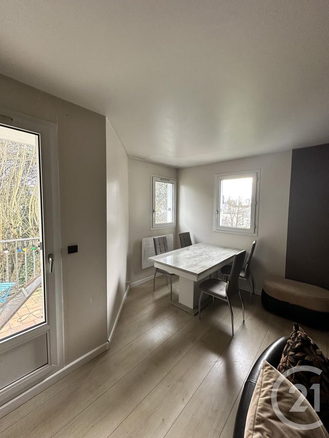 Appartement à louer - 3 pièces - 66.5 m2 - ST JEAN DE BRAYE - 45 - CENTRE - Century 21 Premium