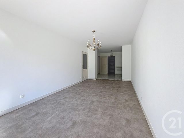 Appartement F2 à vendre - 2 pièces - 59.44 m2 - ORLEANS - 45 - CENTRE - Century 21 Premium