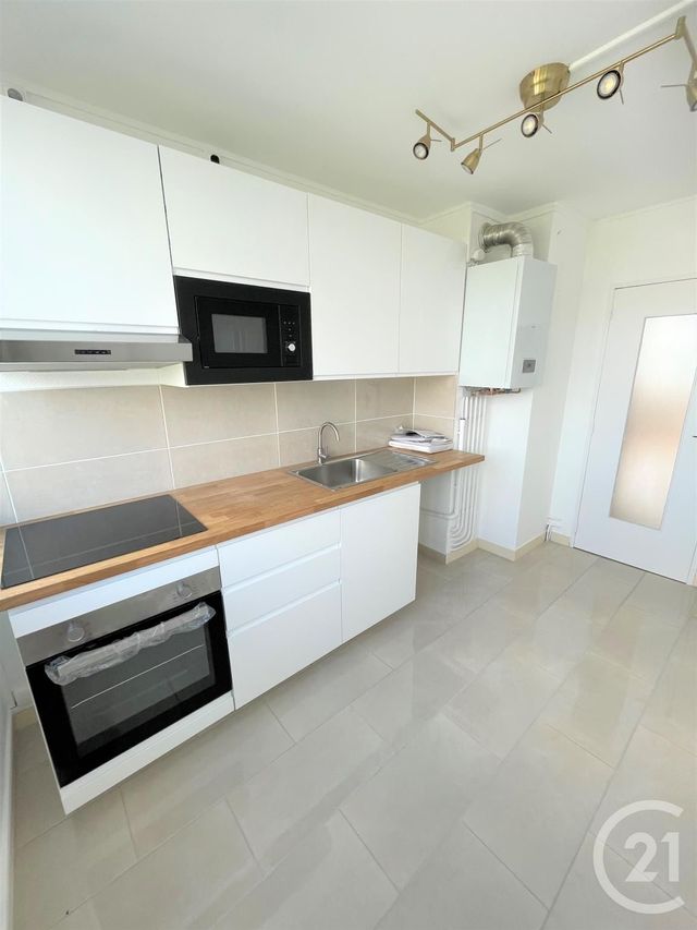 Appartement F2 à louer - 2 pièces - 54.79 m2 - ST JEAN LE BLANC - 45 - CENTRE - Century 21 Premium