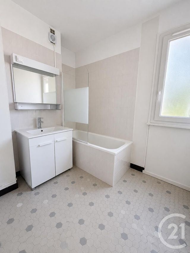 Appartement F2 à louer - 2 pièces - 51.22 m2 - ST JEAN DE BRAYE - 45 - CENTRE - Century 21 Premium