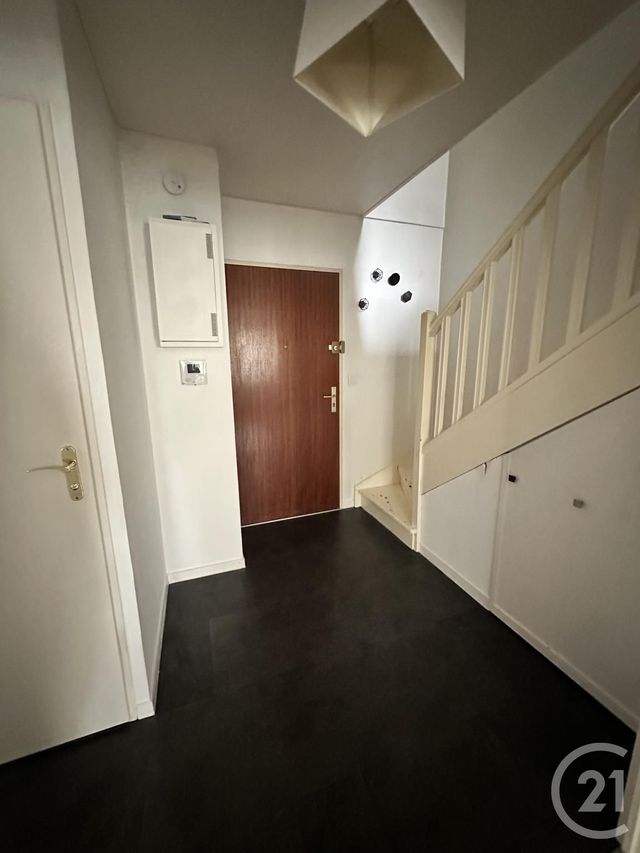 Appartement à louer - 3 pièces - 66.5 m2 - ST JEAN DE BRAYE - 45 - CENTRE - Century 21 Premium