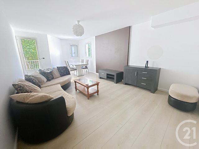 Appartement F3 Duplex à louer ST JEAN DE BRAYE