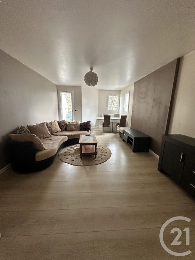 Appartement à louer - 3 pièces - 66.5 m2 - ST JEAN DE BRAYE - 45 - CENTRE - Century 21 Premium