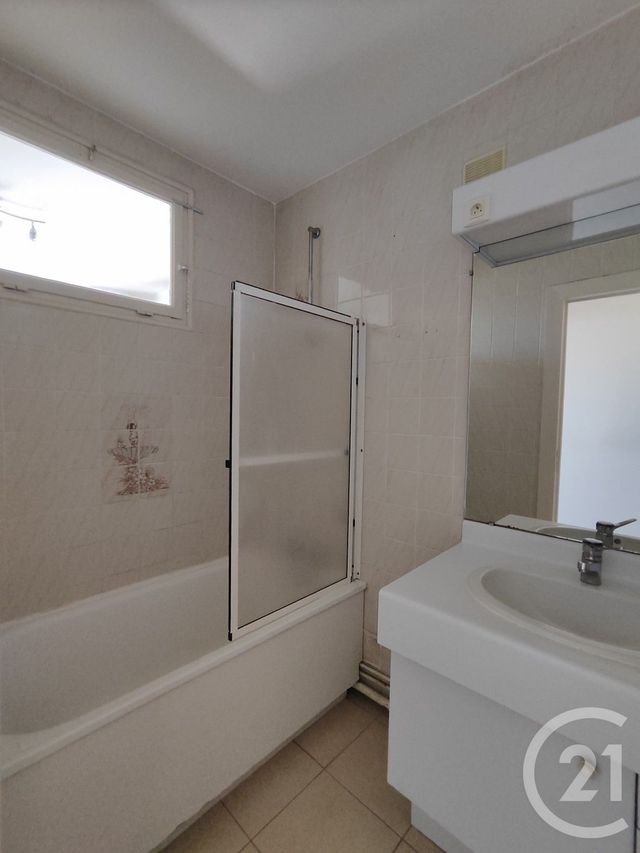 Appartement F3 à vendre - 3 pièces - 62.81 m2 - ORLEANS - 45 - CENTRE - Century 21 Premium