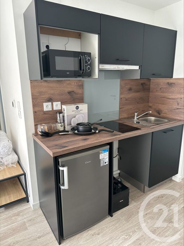 Appartement F1 à louer - 1 pièce - 24.5 m2 - LA CHAPELLE ST MESMIN - 45 - CENTRE - Century 21 Premium