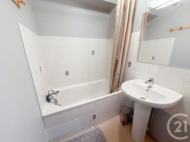 Appartement F1 à louer - 1 pièce - 24.0 m2 - OLIVET - 45 - CENTRE - Century 21 Premium