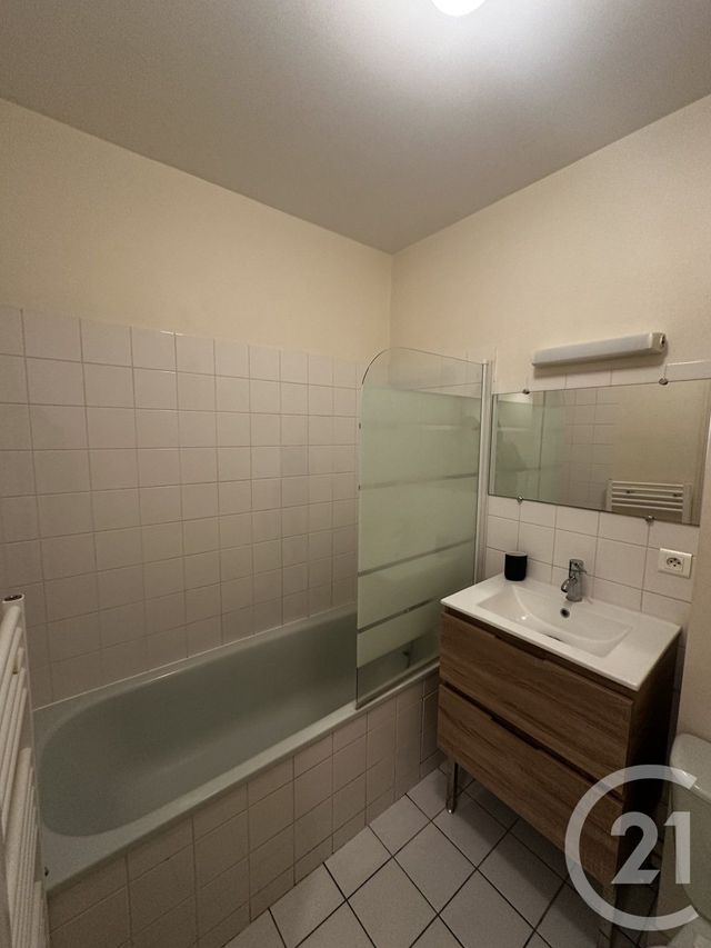 Appartement F2 à louer - 2 pièces - 43.65 m2 - ORLEANS - 45 - CENTRE - Century 21 Premium