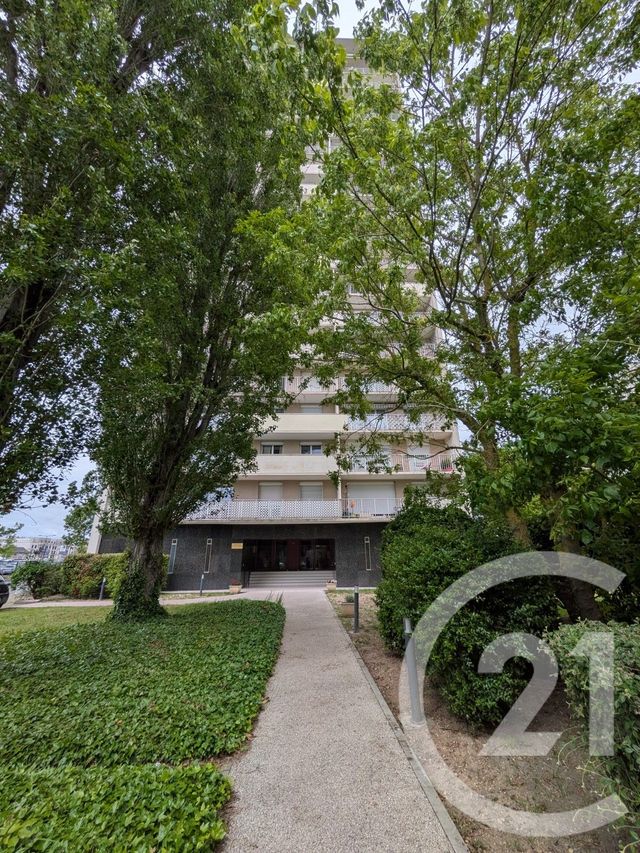 Appartement F2 à vendre - 2 pièces - 62.14 m2 - ORLEANS - 45 - CENTRE - Century 21 Premium
