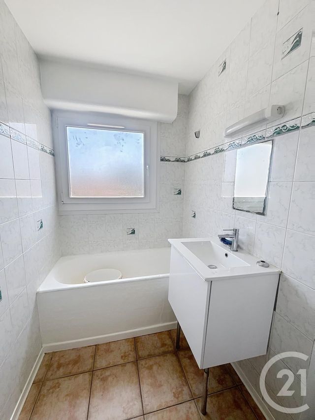 Appartement F2 à louer - 2 pièces - 44.0 m2 - ST JEAN DE LA RUELLE - 45 - CENTRE - Century 21 Premium