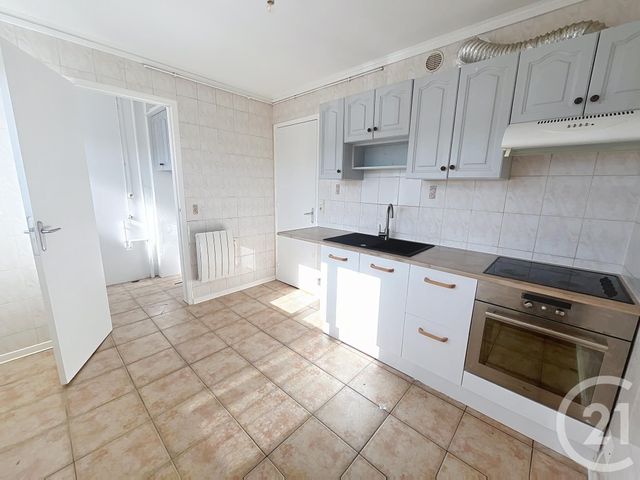 Appartement F2 à louer - 2 pièces - 44.0 m2 - ST JEAN DE LA RUELLE - 45 - CENTRE - Century 21 Premium